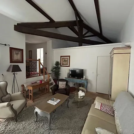 Holiday home L'oustalou *